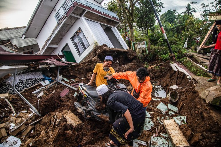 Tsunami threat passes in Philippines and Indonesia after powerful quake,2
