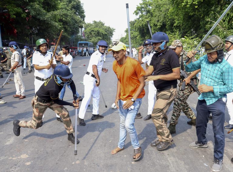 Clash erupts between locals and police at Kolkata’s Park Circus Seven-Point Crossing