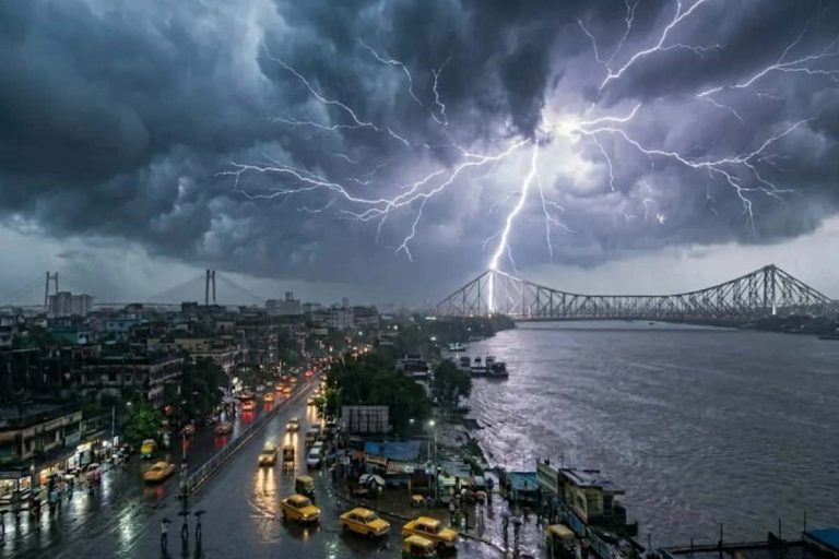 Unusual Lightning Kolkata.jpeg